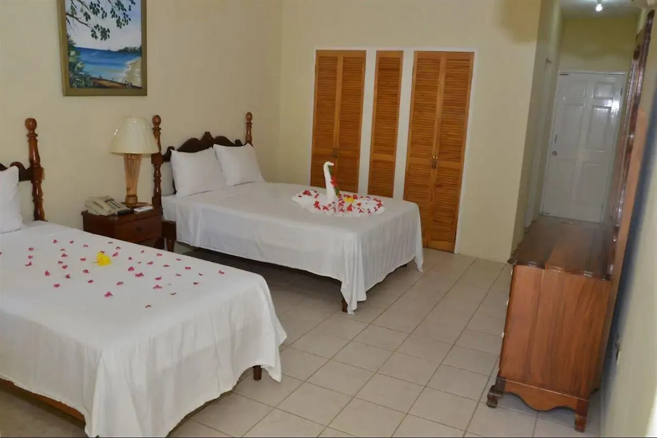 נגריל Merrils Beach Resorts Lll מלון